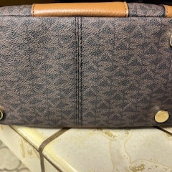 MIchael Kors handbag - Picture 7 of 7